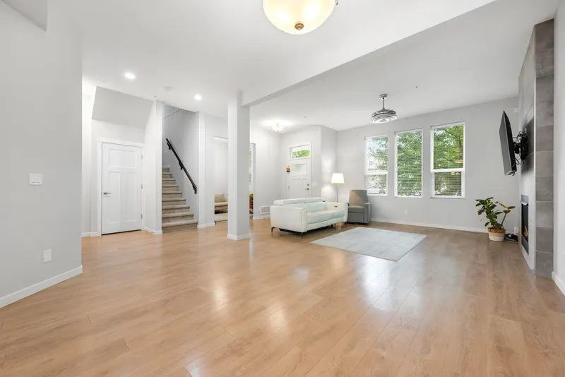 24375 112 AVENUE - photo 3 of 25