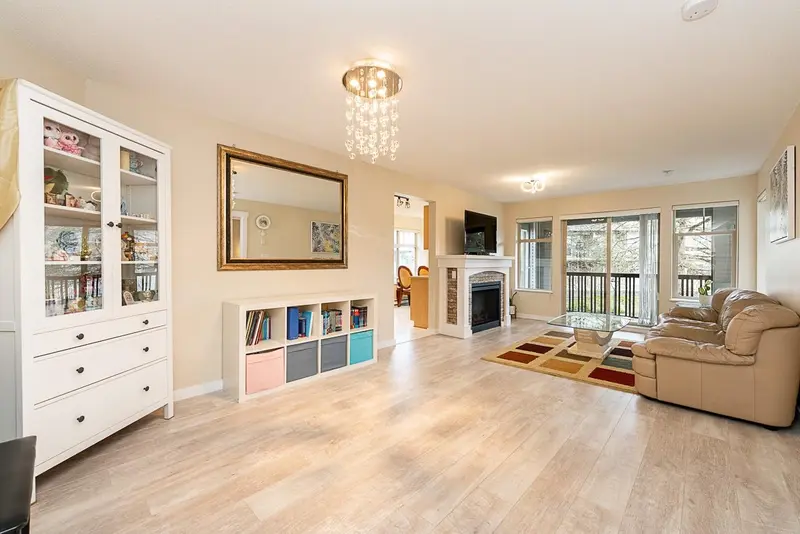 413 2988 SILVER SPRINGS BOULEVARD - photo 2 of 25