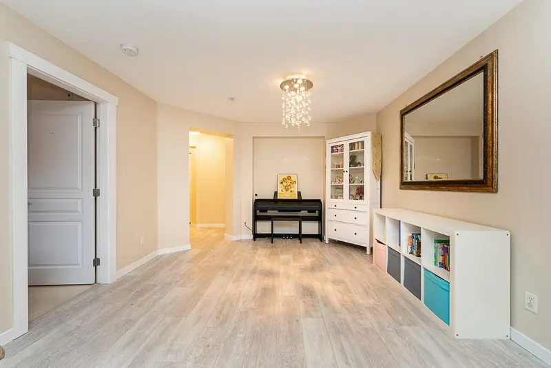 413 2988 SILVER SPRINGS BOULEVARD - photo 4 of 25