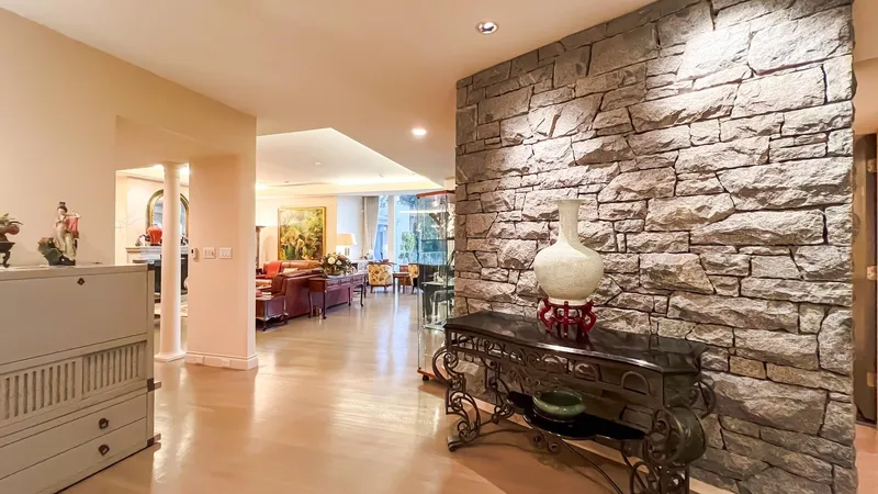 2388 SW MARINE DRIVE - photo 4 of 25