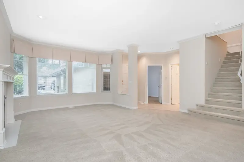 28 15151 26 AVENUE - photo 3 of 25