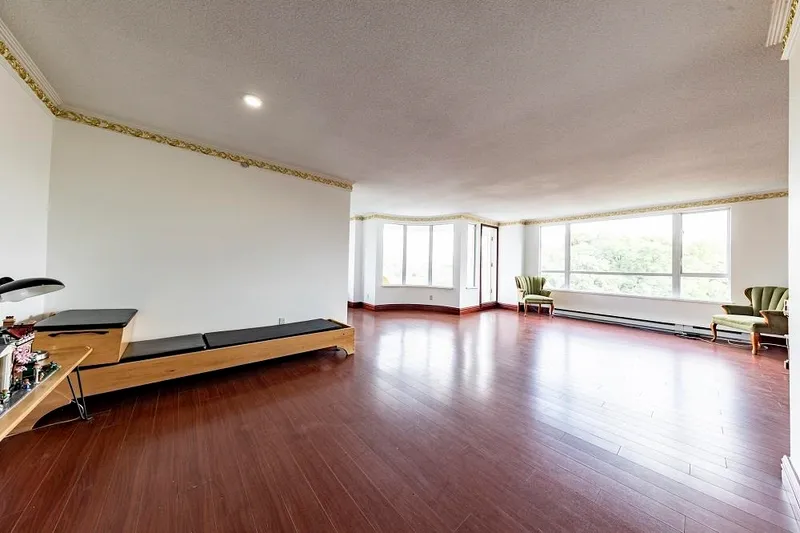 701 7680 GRANVILLE AVENUE - photo 4 of 25