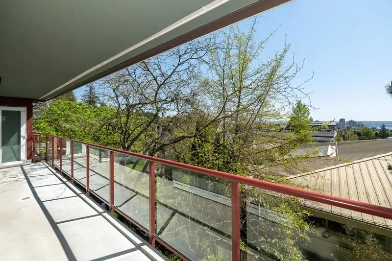 322 121 W 29 STREET - photo 1 of 40
