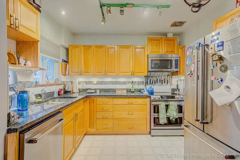 729 ACCACIA AVENUE - photo 4 of 25