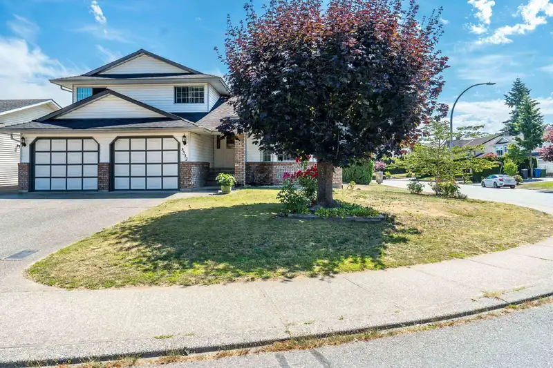 3332 HEDLEY STREET - photo 3 of 30