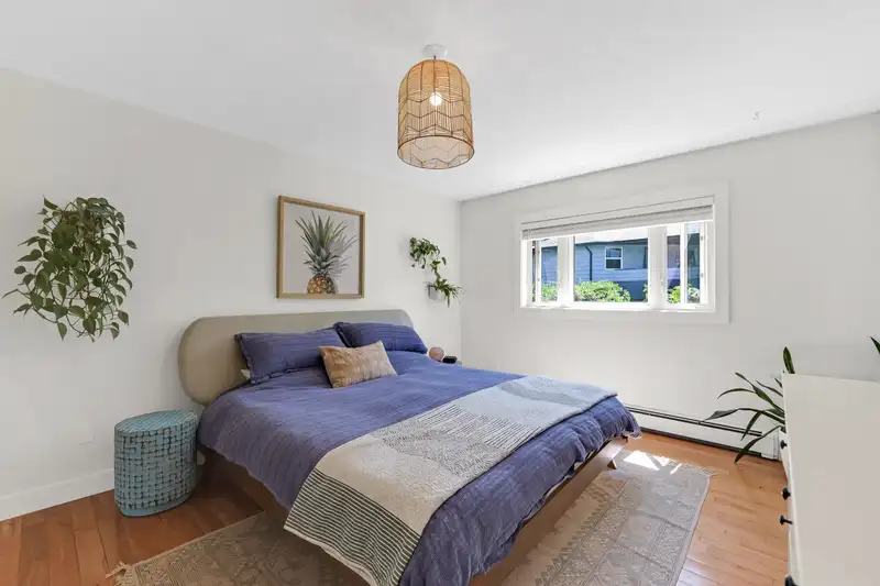 2539 JURA CRESCENT - photo 4 of 40