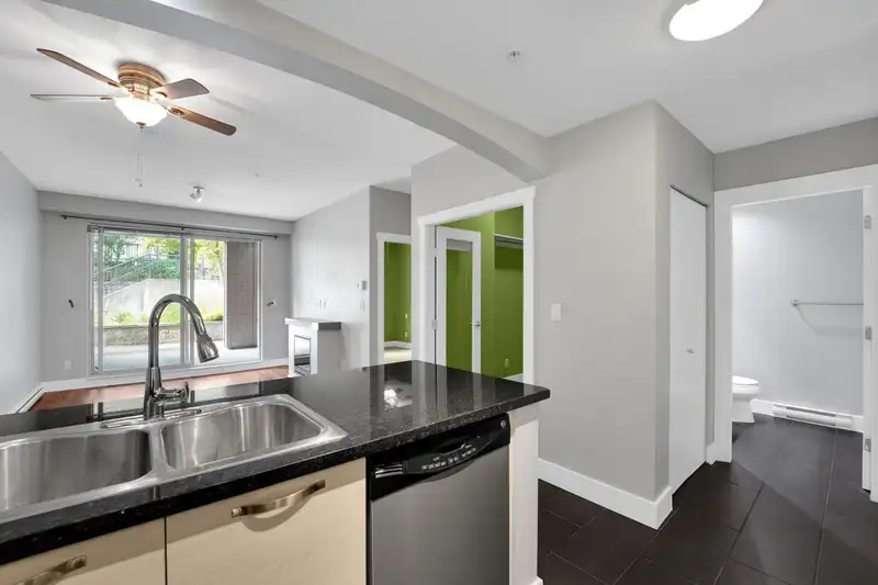 207 7428 BYRNEPARK WALK - photo 3 of 28