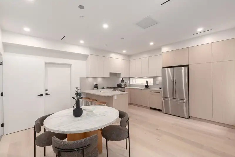 1559 E 21ST AVENUE - photo 2 of 20