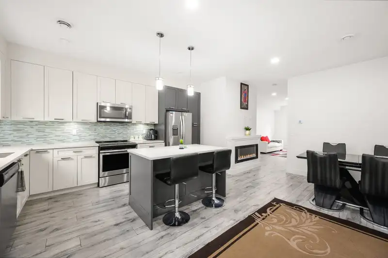 22 5867 129 STREET - photo 4 of 27