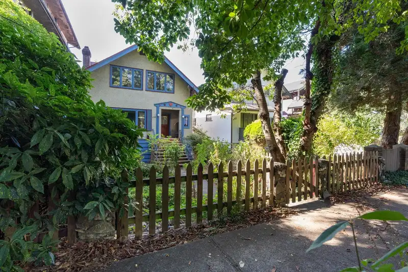 1149 LILY STREET - photo 3 of 25