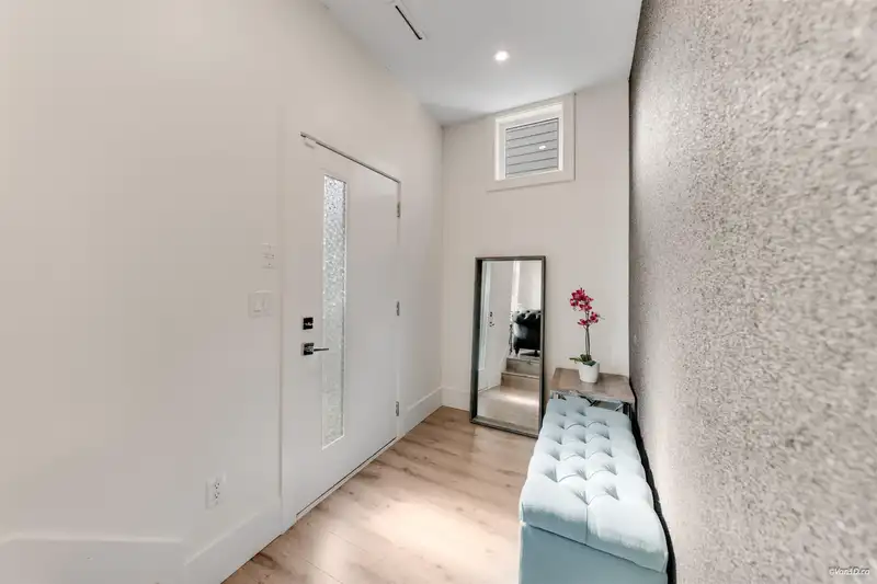 5 15177 60 AVENUE - photo 3 of 40