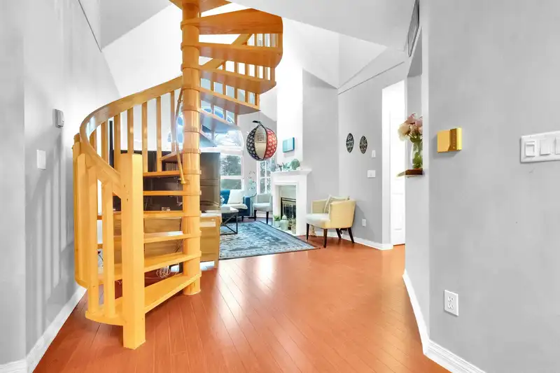 314 7151 121 STREET - photo 3 of 25