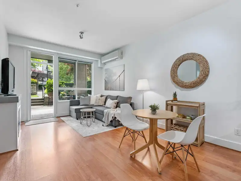 208 7428 BYRNEPARK WALK - photo 2 of 21