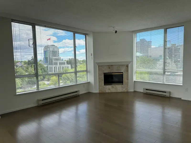 904 2628 ASH STREET - photo 1 of 35