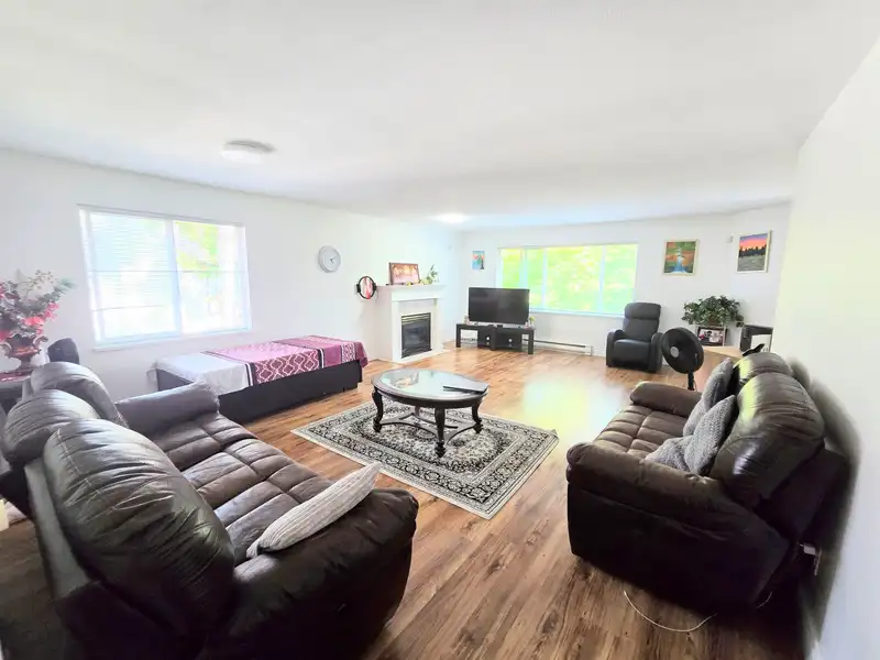 26 8338 158 STREET - photo 3 of 21