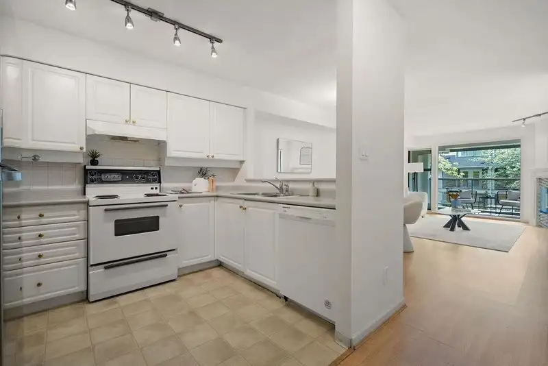 209B 7025 STRIDE AVENUE - photo 4 of 33