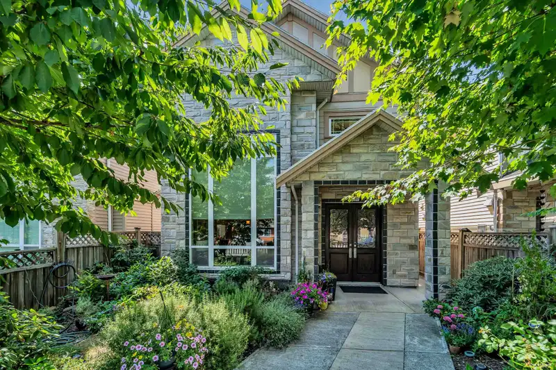 8480 FRANCIS ROAD - photo 1 of 39