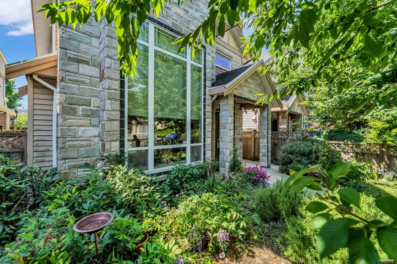 8480 FRANCIS ROAD - photo 3 of 39