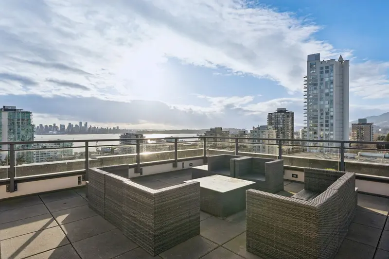 602 131 E 3RD STREET - photo 2 of 25