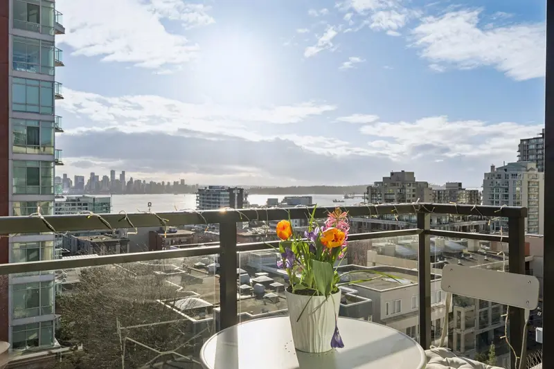 602 131 E 3RD STREET - photo 3 of 25