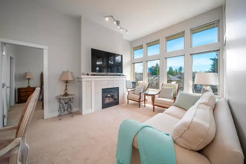404 5725 AGRONOMY ROAD - photo 1 of 26