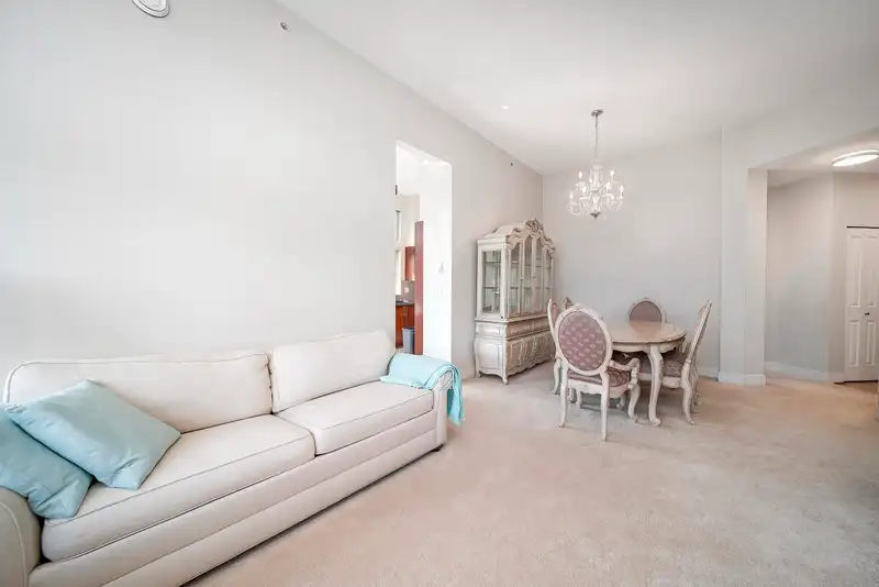 404 5725 AGRONOMY ROAD - photo 4 of 26