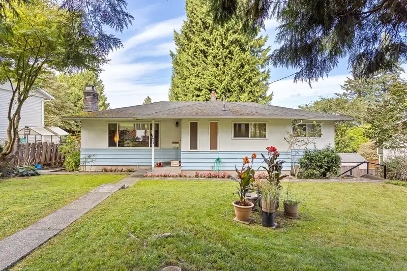 1625 WESTERN DRIVE - photo 1 of 36