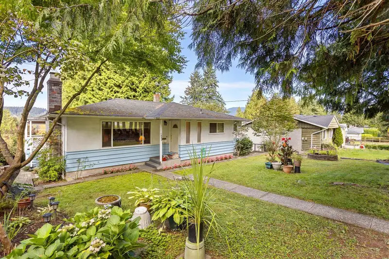 1625 WESTERN DRIVE - photo 2 of 36