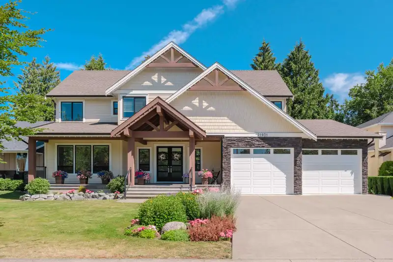 21931 46 AVENUE - photo 1 of 40
