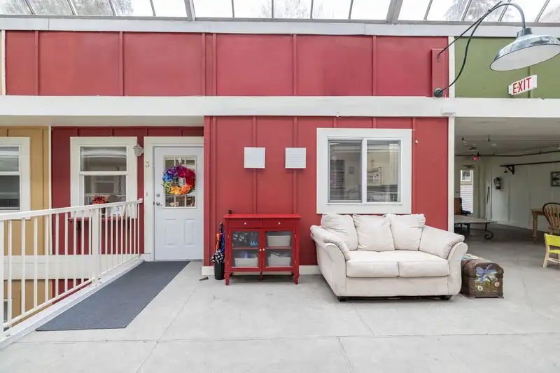 3 20543 96 AVENUE - photo 2 of 40