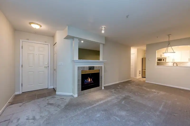 79 6588 SOUTHOAKS CRESCENT - photo 4 of 23