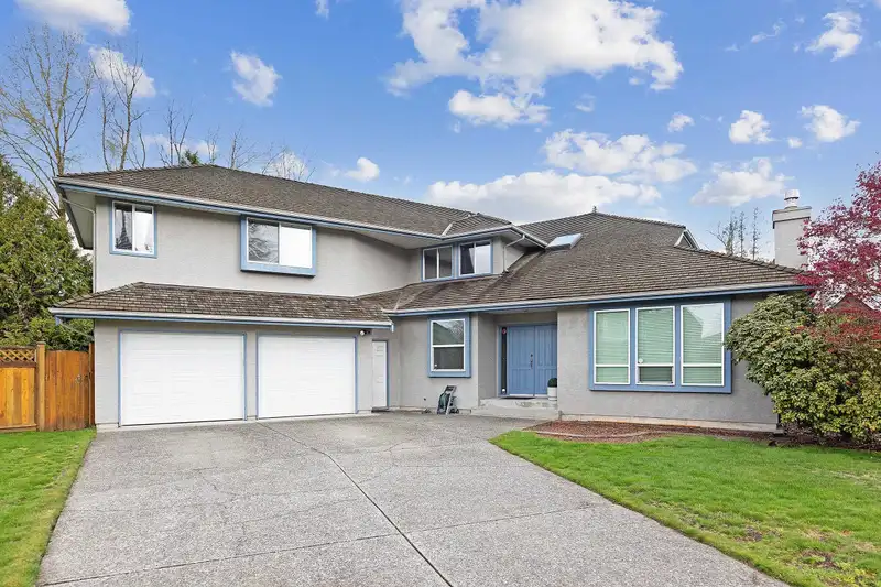 15541 58A AVENUE - photo 1 of 39