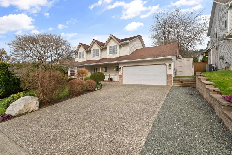 5450 ALPINE CRESCENT - photo 1 of 25