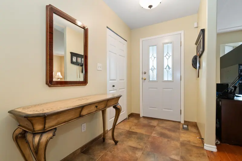 5450 ALPINE CRESCENT - photo 3 of 25