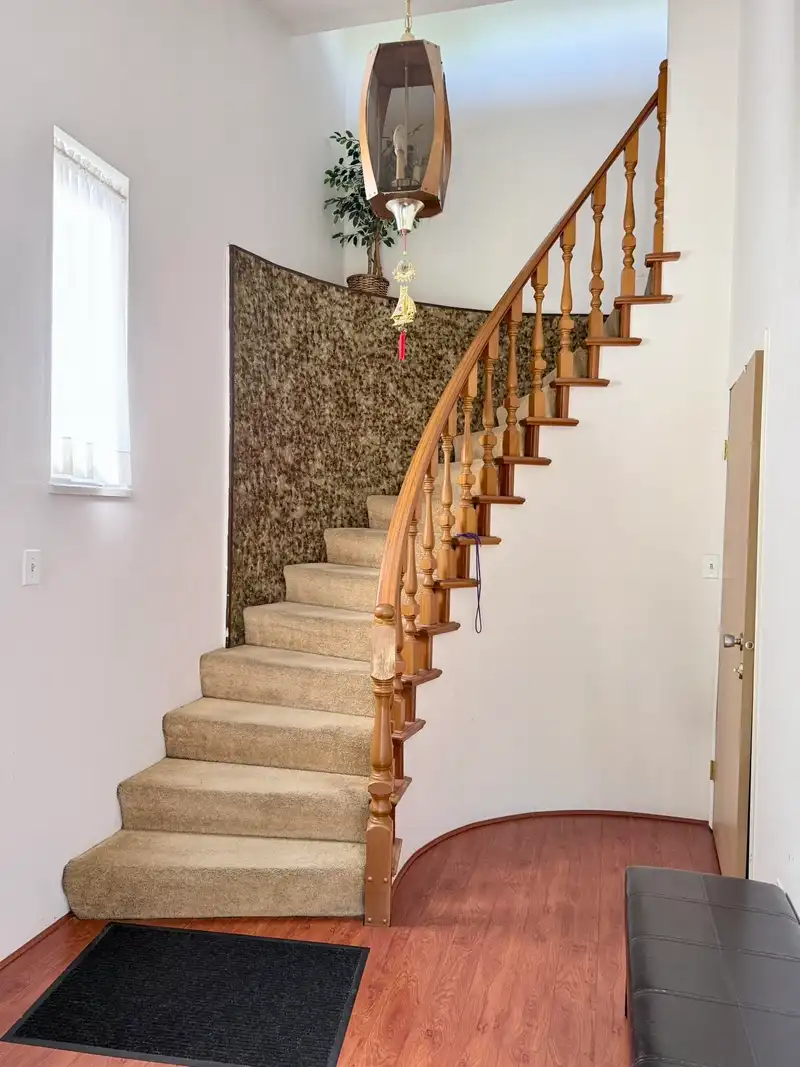 2826 FRANKLIN STREET - photo 2 of 16