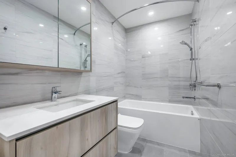 105 477 W 59TH AVENUE - photo 4 of 9