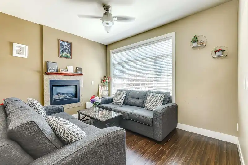 13987 64 AVENUE - photo 2 of 38