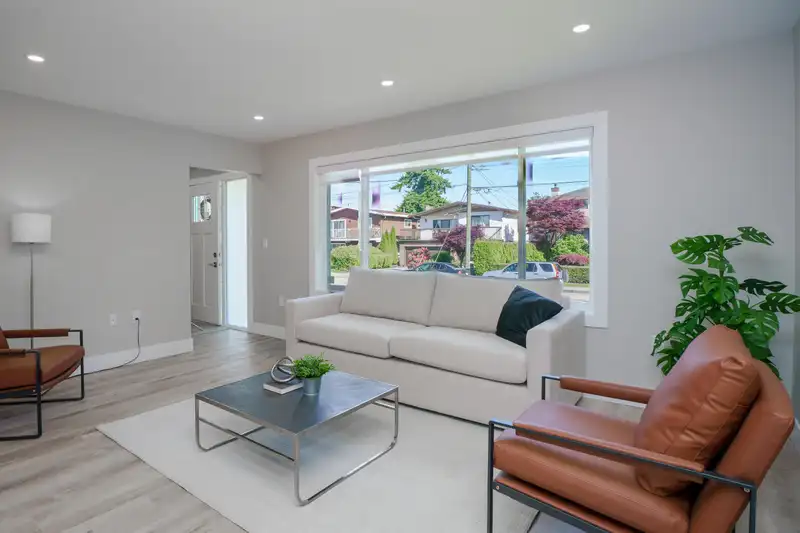 7987 GRAHAM AVENUE - photo 2 of 27