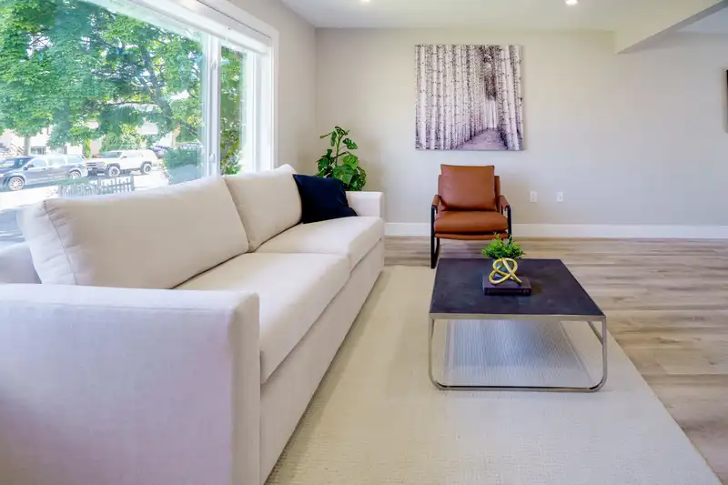 7987 GRAHAM AVENUE - photo 4 of 27