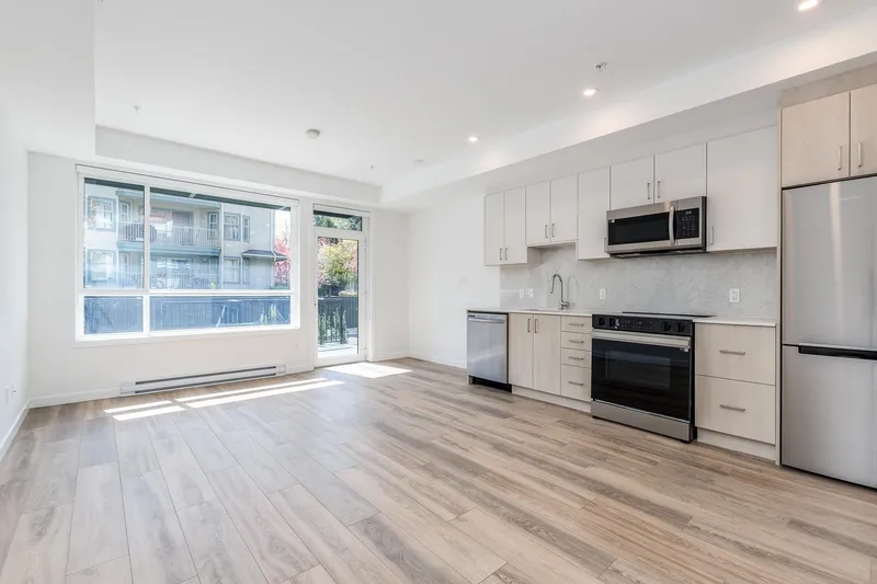 E103 13858 108 AVENUE - photo 2 of 24