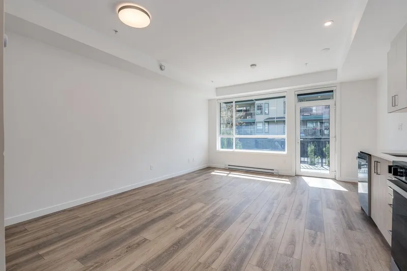 E103 13858 108 AVENUE - photo 4 of 24