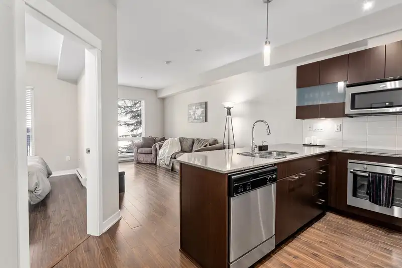 327 13321 102A AVENUE - photo 4 of 26