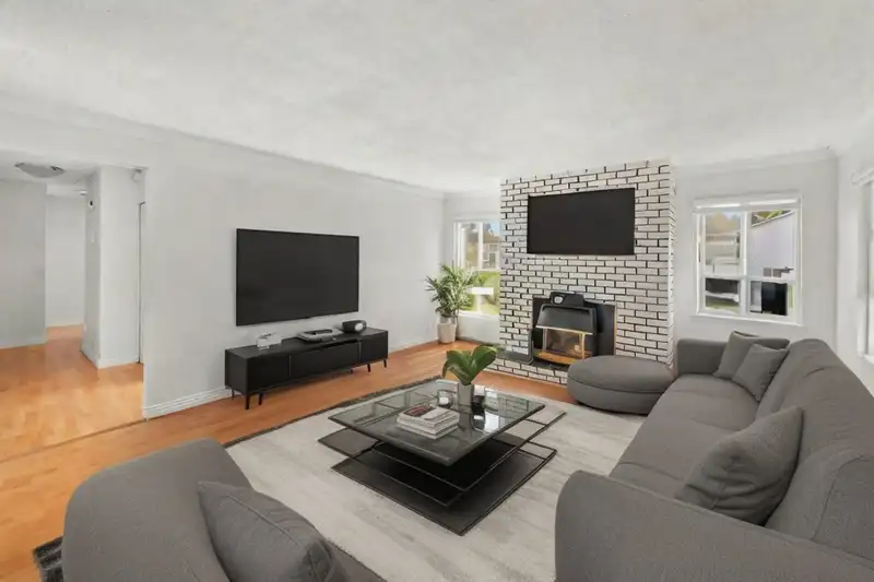 7060 E BREWSTER DRIVE - photo 4 of 37