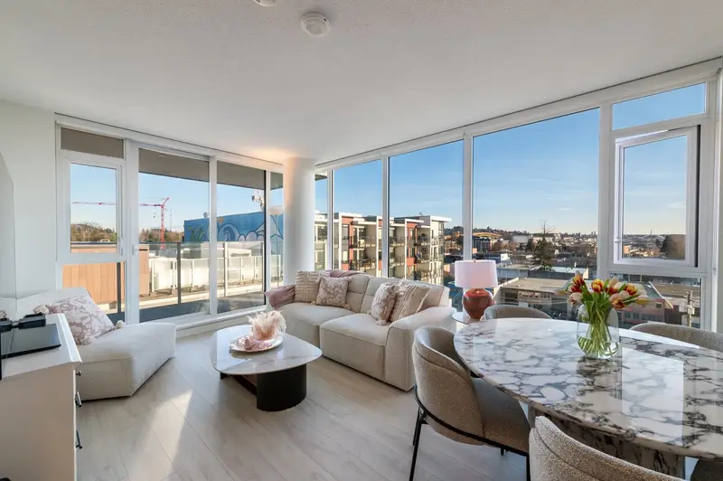 603 1471 HUNTER STREET - photo 1 of 25