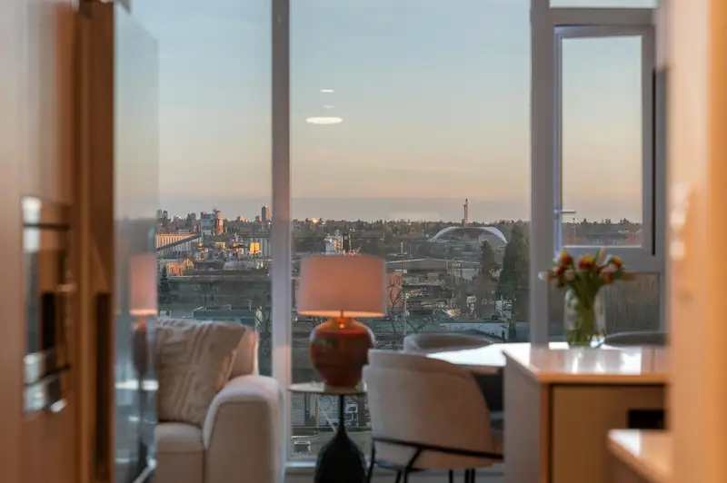 603 1471 HUNTER STREET - photo 2 of 25