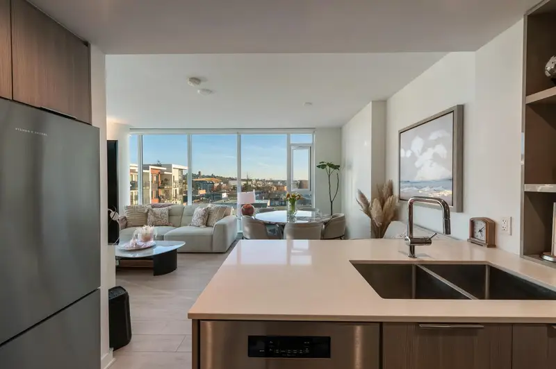 603 1471 HUNTER STREET - photo 4 of 25