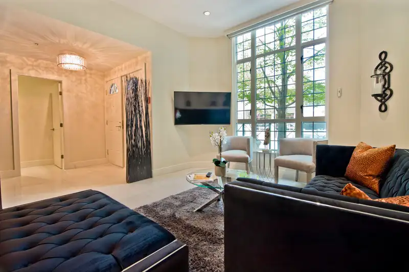 102 888 HAMILTON STREET - photo 1 of 11