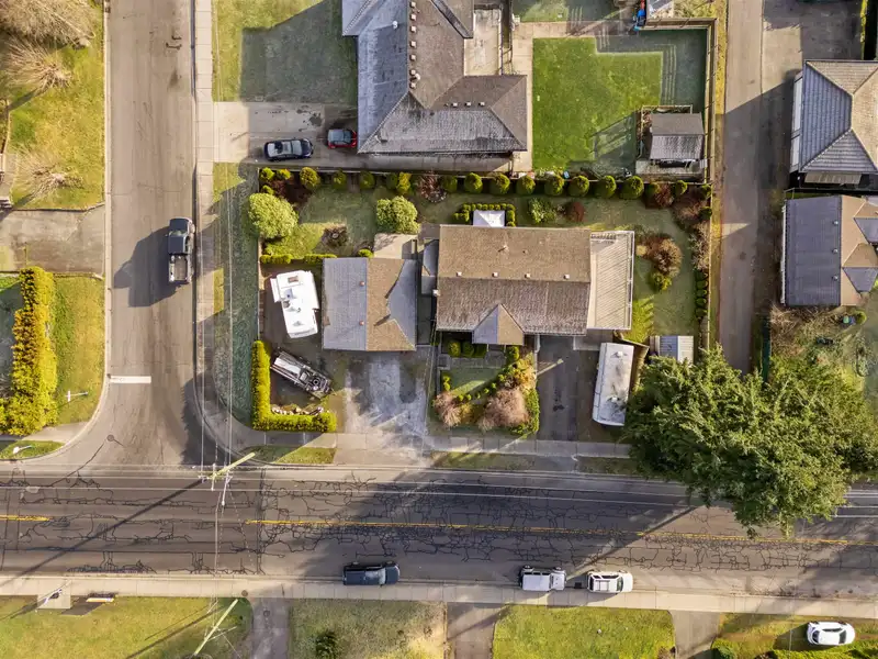 551 POIRIER STREET - photo 4 of 40
