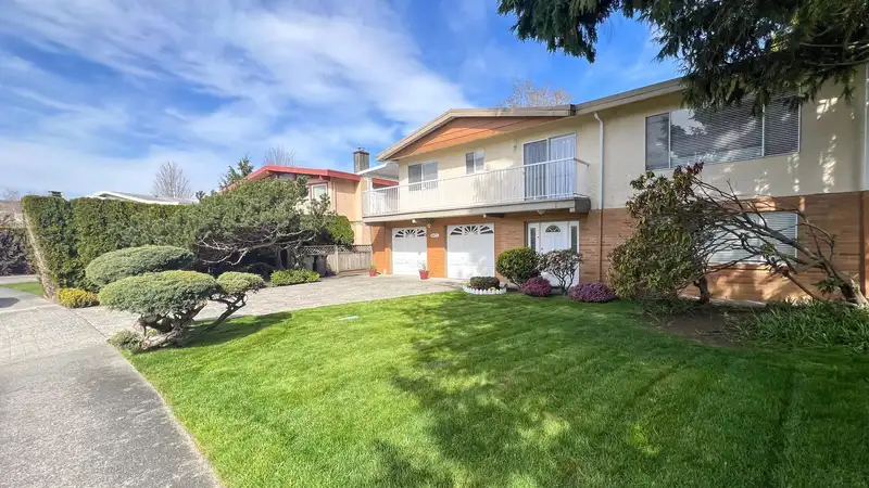 6671 GAINSBOROUGH DRIVE - photo 1 of 29