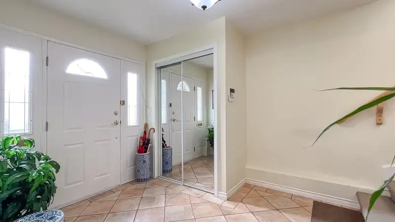 6671 GAINSBOROUGH DRIVE - photo 4 of 29